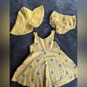 Gerber Yellow Baby Outfit with 🐝